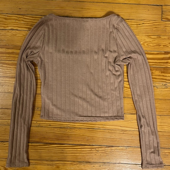 Mauve Cropped Long Sleeve - Picture 3 of 3